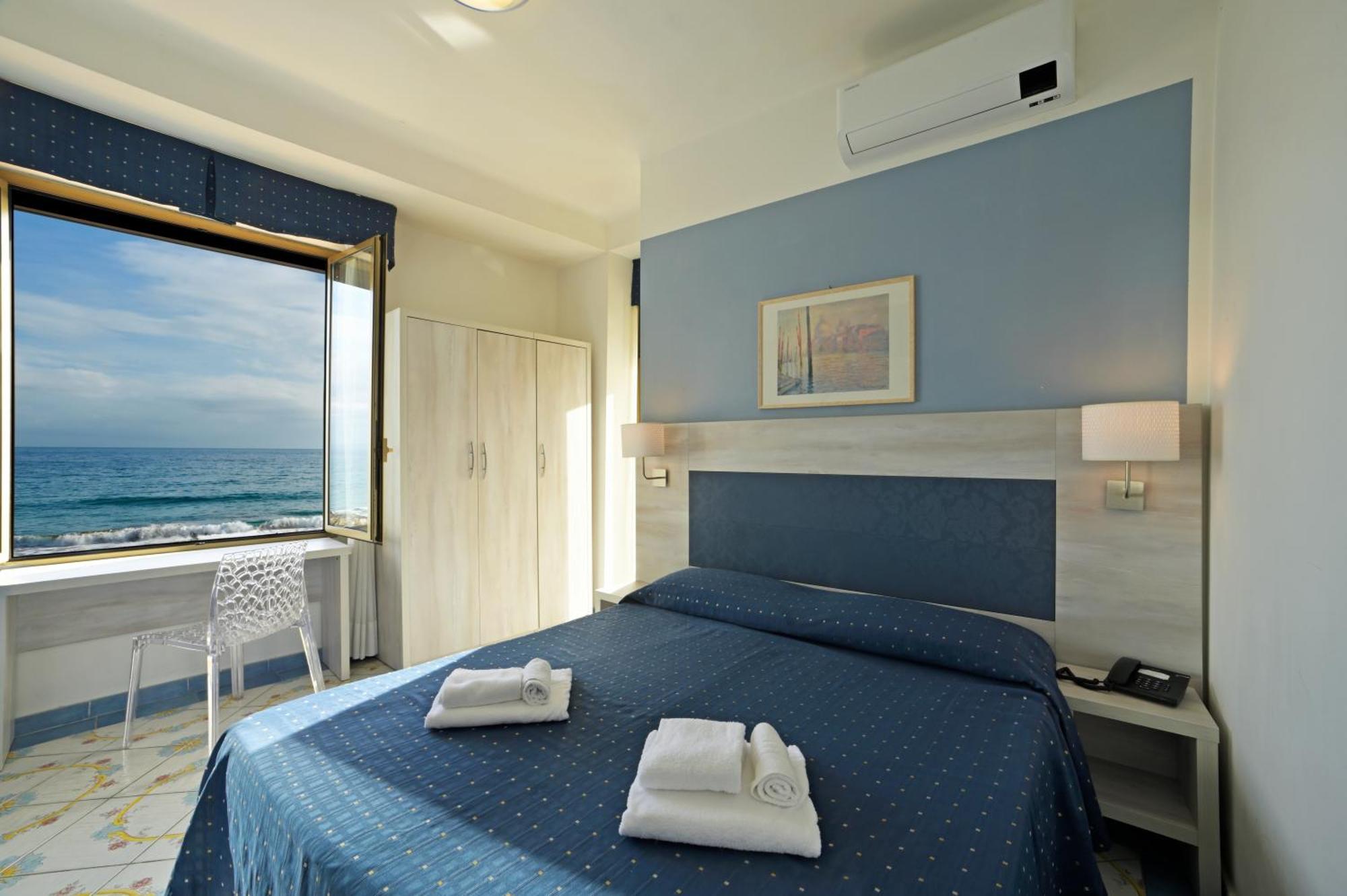 Delfino Hotel 3*