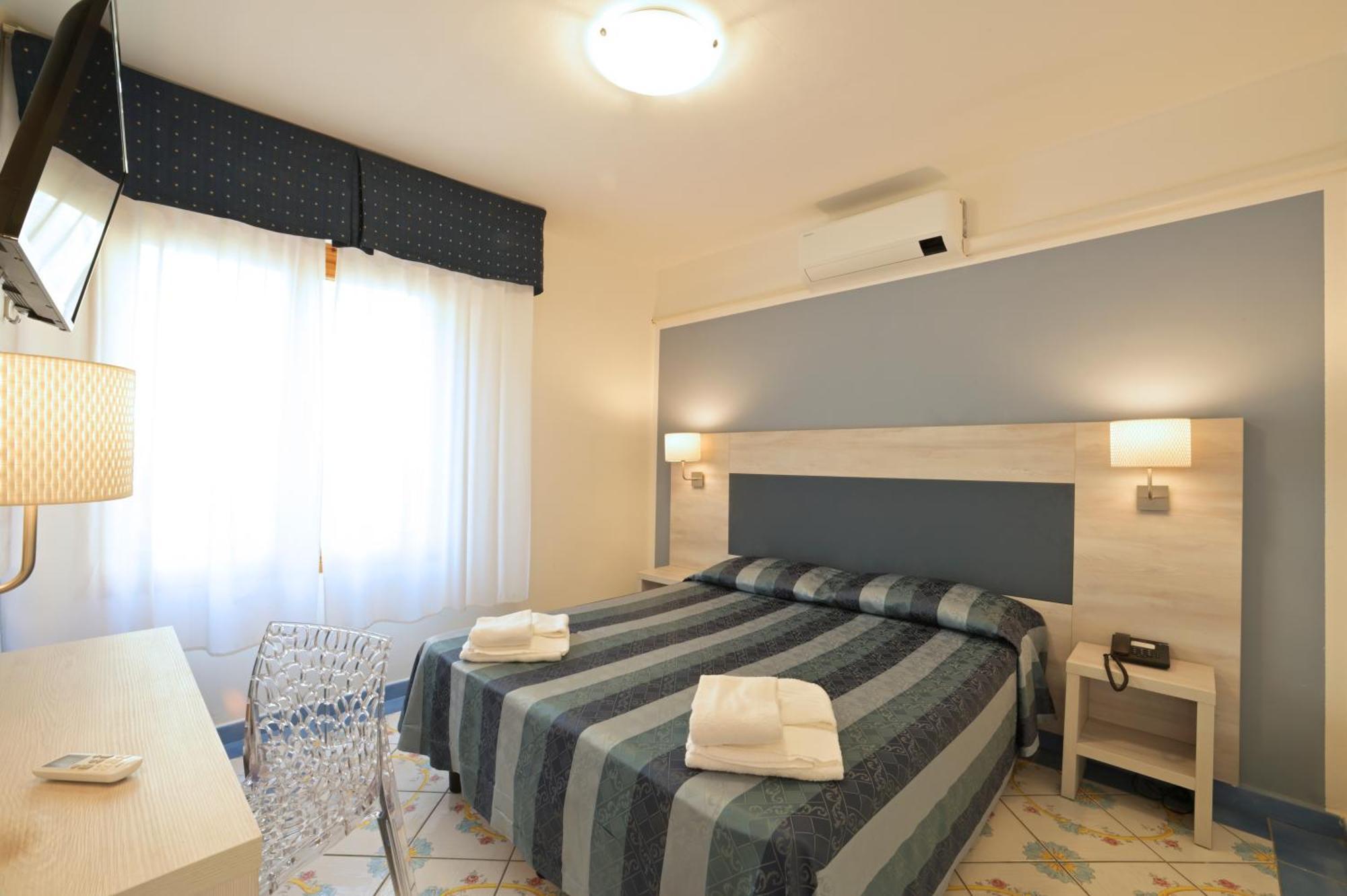 Hotel Delfino 3*