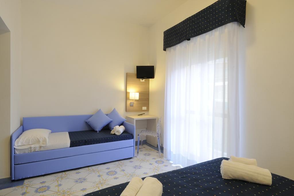 Hotel Delfino 3*